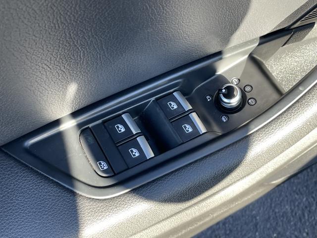 Used Audi A4 2.0 TFSI Auto Premium Plus quattro AWD 2017 | Northshore Motors. Syosset , New York Used Audi A4 2.0 TFSI Auto Premium Plus quattro AWD 2017 | Northshore Motors. Syosset , New York