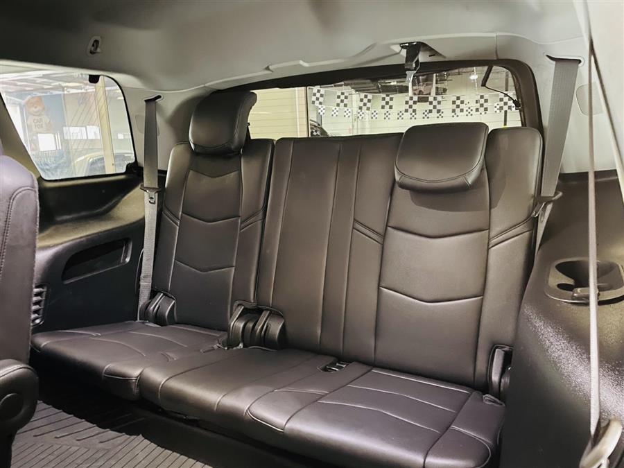 Used Cadillac Escalade 4WD 4dr Luxury 2019 | Northshore Motors. Syosset , New York