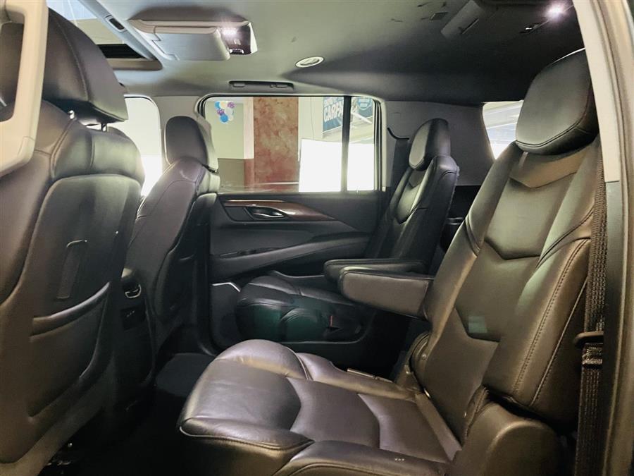 Used Cadillac Escalade ESV 4WD 4dr Luxury 2019 | Northshore Motors. Syosset , New York