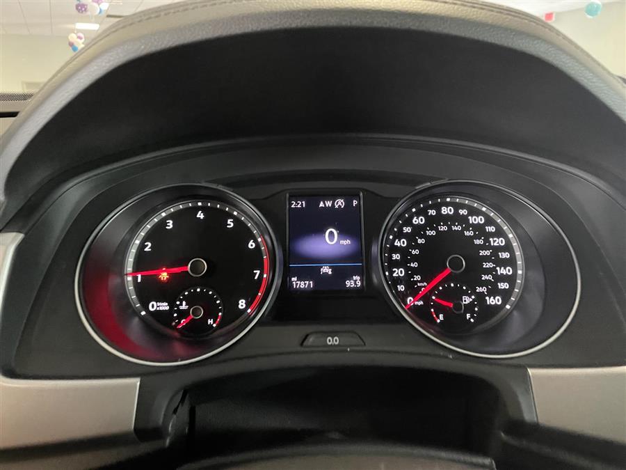 Used Volkswagen Atlas Cross Sport 2.0T SE w/Technology R-Line 4MOTION *Ltd Avail* 2020 | Northshore Motors. Syosset , New York Used Volkswagen Atlas Cross Sport 2.0T SE w/Technology R-Line 4MOTION *Ltd Avail* 2020 | Northshore Motors. Syosset , New York