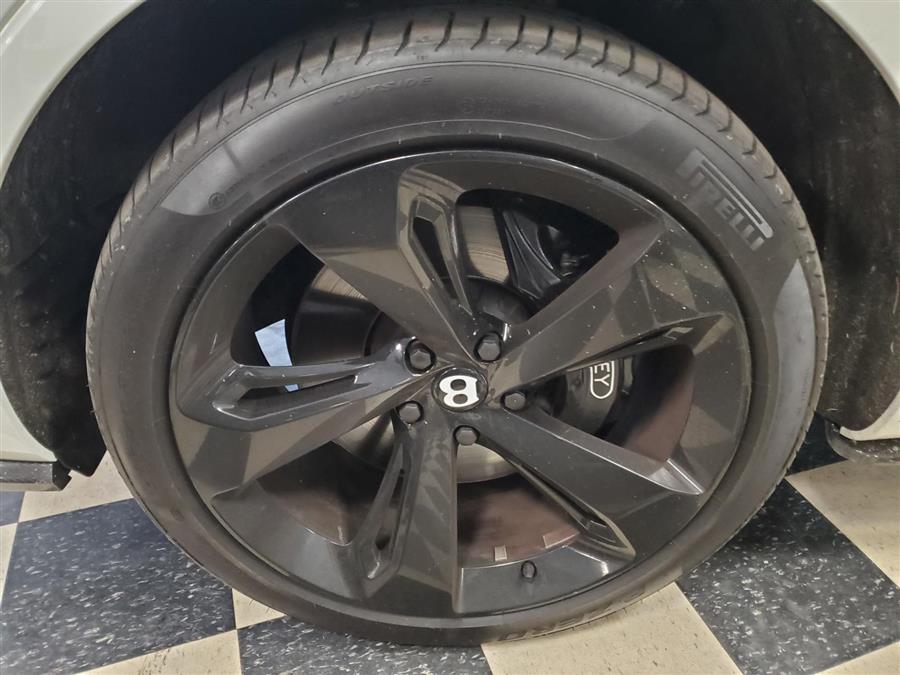 Used Bentley Bentayga Onyx Edition AWD 2018 | Northshore Motors. Syosset , New York Used Bentley Bentayga Onyx Edition AWD 2018 | Northshore Motors. Syosset , New York