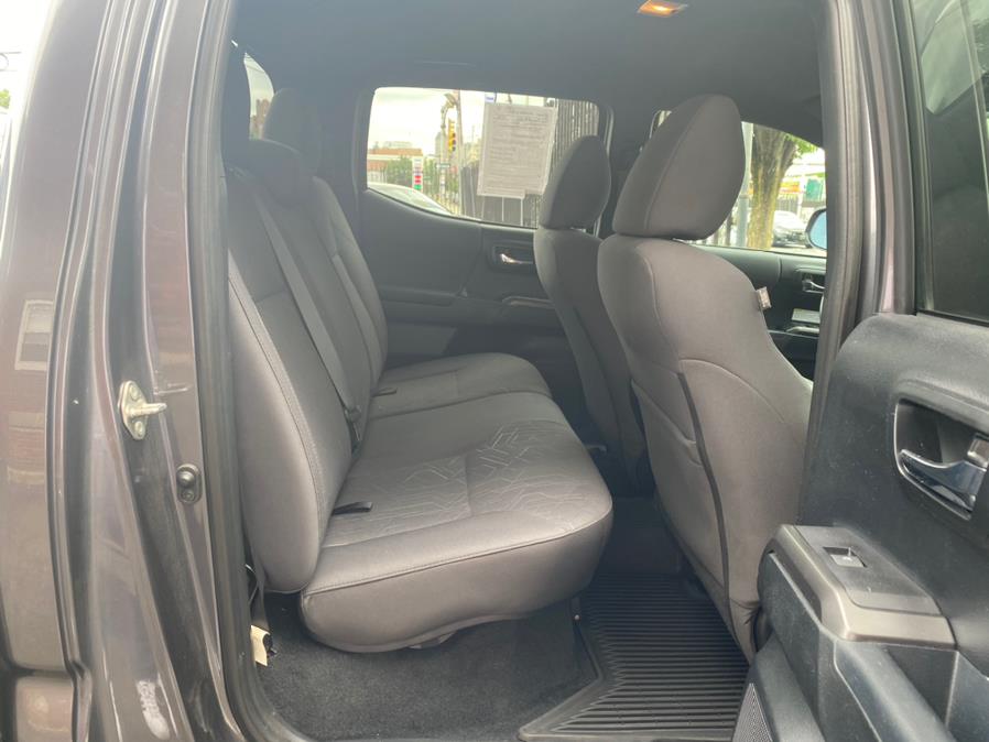 Used Toyota Tacoma SR5 Double Cab 5'' Bed V6 4x4 AT (Natl) 2018 | Champion Used Auto Sales LLC. Newark, New Jersey