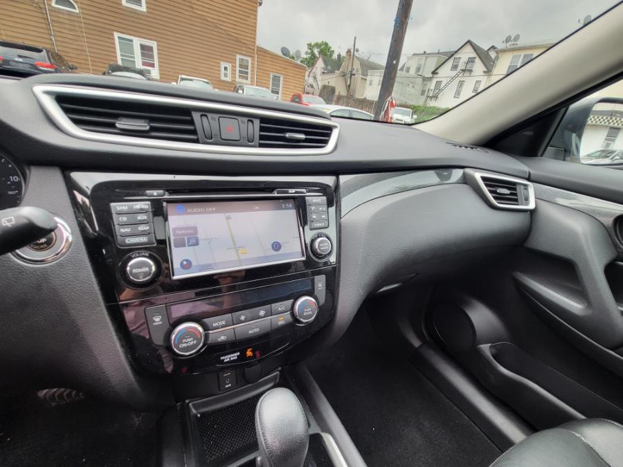 Used Nissan Rogue AWD 4dr SL 2016 | Champion Used Auto Sales 2. Newark , New Jersey Used Nissan Rogue AWD 4dr SL 2016 | Champion Used Auto Sales 2. Newark , New Jersey