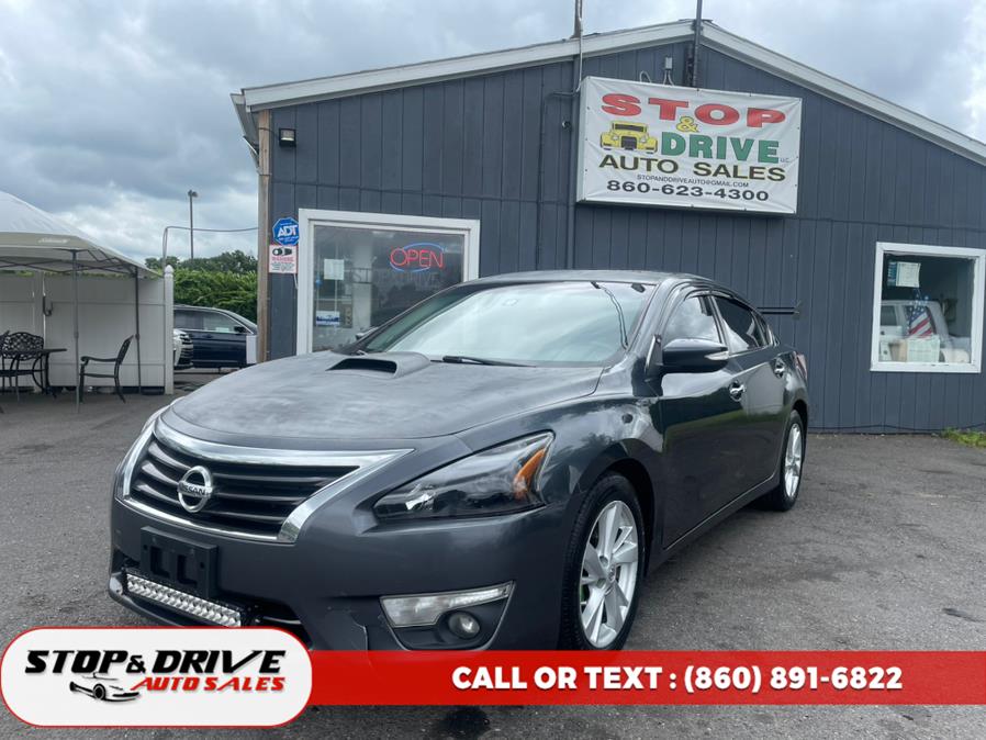 2013 Nissan Altima 4dr Sdn I4 2.5 SV, available for sale in East Windsor, Connecticut | Stop & Drive Auto Sales. East Windsor, Connecticut