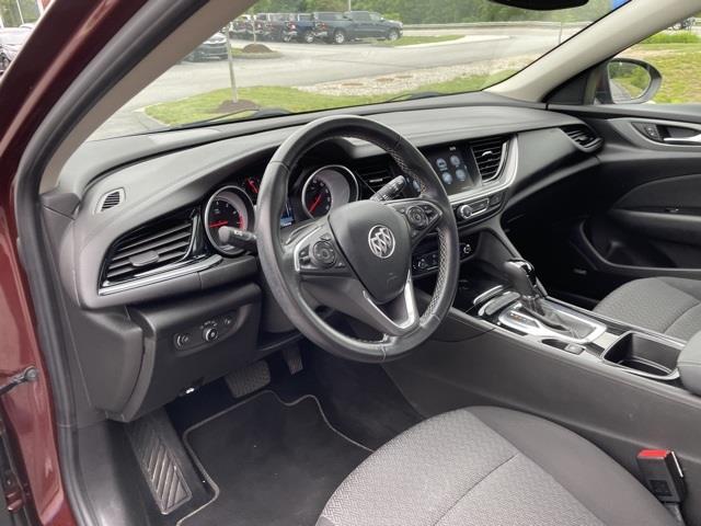 Used Buick Regal Tourx Preferred 2018 | Sullivan Automotive Group. Avon, Connecticut