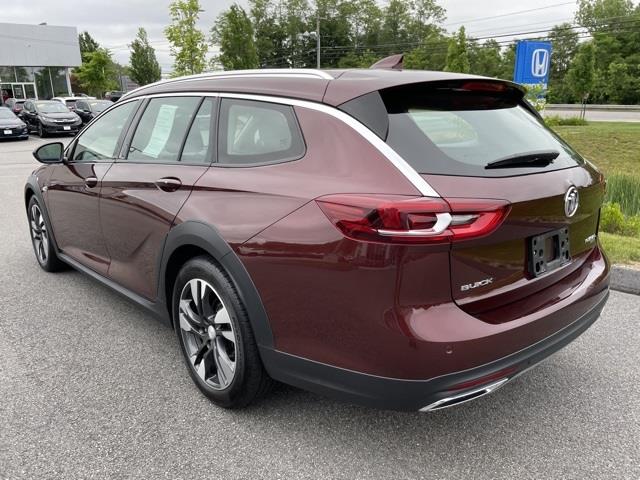 Used Buick Regal Tourx Preferred 2018 | Sullivan Automotive Group. Avon, Connecticut