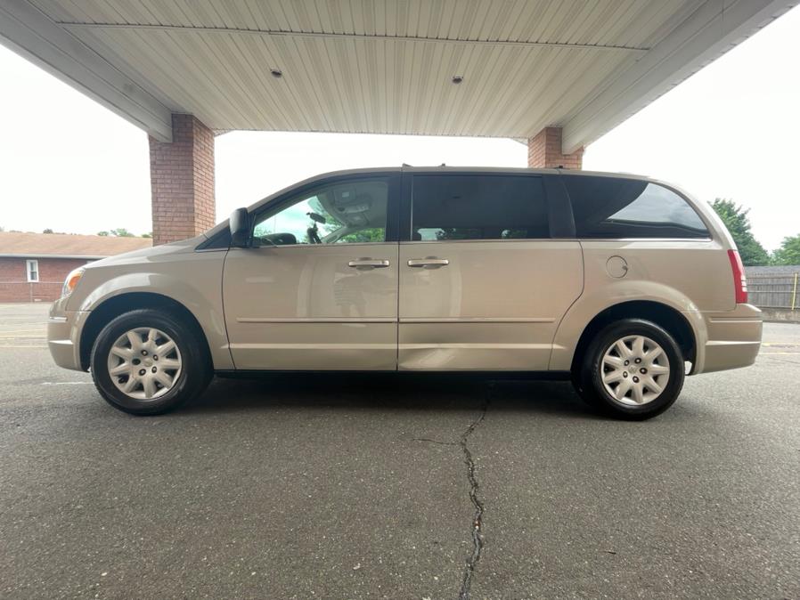 2009 Chrysler Town & Country 4dr Wgn LX, available for sale in New Britain, Connecticut | Supreme Automotive. New Britain, Connecticut 2009 Chrysler Town & Country 4dr Wgn LX, available for sale in New Britain, Connecticut | Supreme Automotive. New Britain, Connecticut