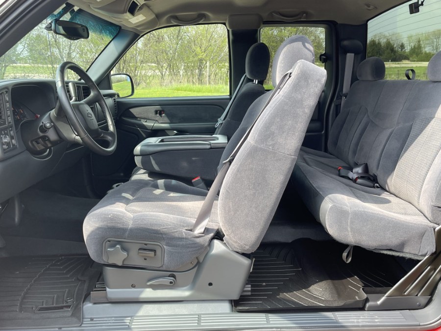 Used Chevrolet Silverado 1500 Ext Cab 157.5" WB 4WD LS 2002 | Geneva Motor Cars. Darien, Wisconsin Used Chevrolet Silverado 1500 Ext Cab 157.5" WB 4WD LS 2002 | Geneva Motor Cars. Darien, Wisconsin