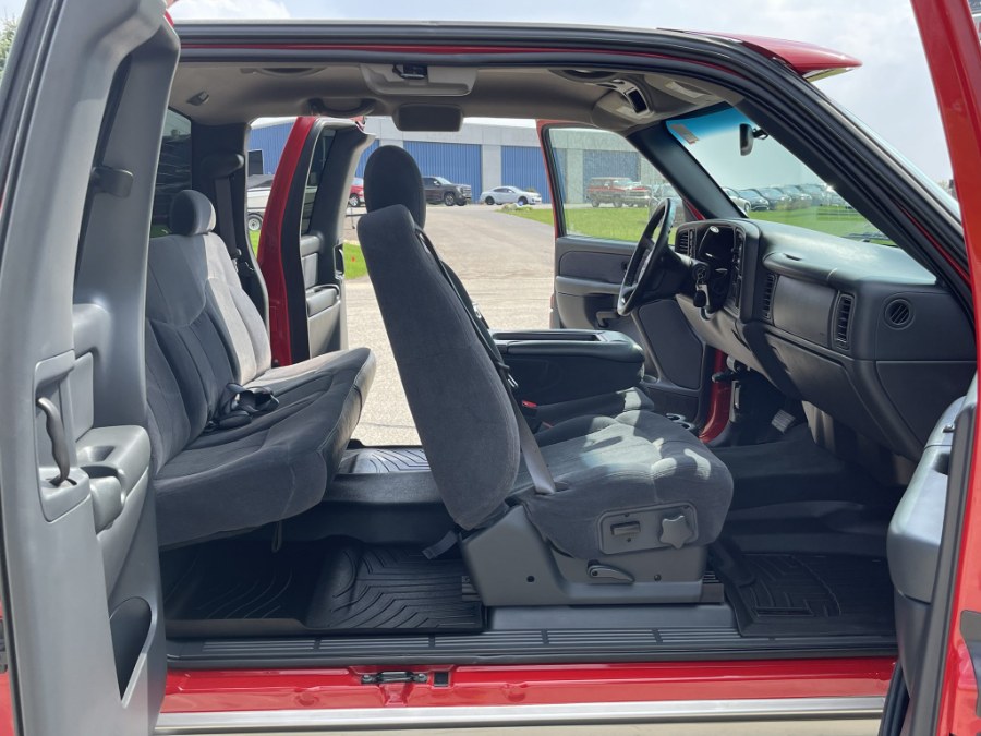 Used Chevrolet Silverado 1500 Ext Cab 157.5" WB 4WD LS 2002 | Geneva Motor Cars. Darien, Wisconsin Used Chevrolet Silverado 1500 Ext Cab 157.5" WB 4WD LS 2002 | Geneva Motor Cars. Darien, Wisconsin
