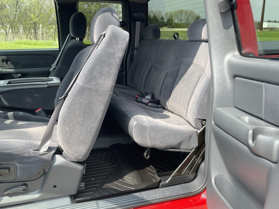 Used Chevrolet Silverado 1500 Ext Cab 157.5" WB 4WD LS 2002 | Geneva Motor Cars. Darien, Wisconsin Used Chevrolet Silverado 1500 Ext Cab 157.5" WB 4WD LS 2002 | Geneva Motor Cars. Darien, Wisconsin