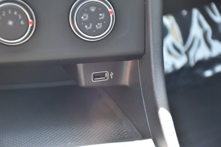 Used Volkswagen Jetta SE Auto w/SULEV 2019 | Highline Car Connection. Waterbury, Connecticut Used Volkswagen Jetta SE Auto w/SULEV 2019 | Highline Car Connection. Waterbury, Connecticut