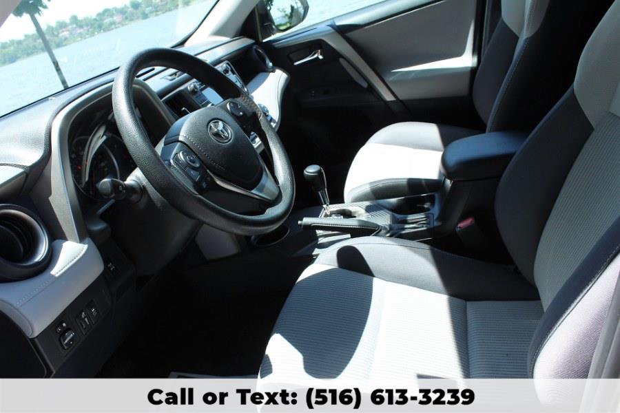 2015 Toyota RAV4 AWD 4dr XLE, available for sale in Great Neck, New York | Great Neck Car Buyers & Sellers. Great Neck, New York 2015 Toyota RAV4 AWD 4dr XLE, available for sale in Great Neck, New York | Great Neck Car Buyers & Sellers. Great Neck, New York