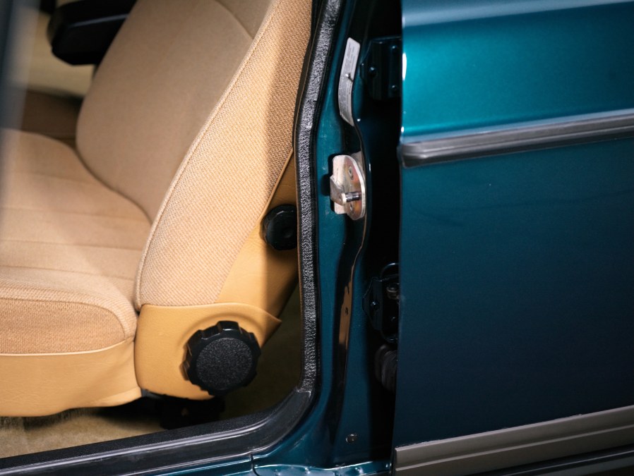 1992 Volvo 240 5dr Wagon Auto, available for sale in North Salem, New York | Meccanic Shop North Inc. North Salem, New York 1992 Volvo 240 5dr Wagon Auto, available for sale in North Salem, New York | Meccanic Shop North Inc. North Salem, New York