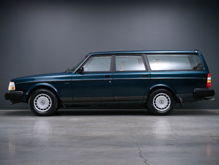 1992 Volvo 240 5dr Wagon Auto, available for sale in North Salem, New York | Meccanic Shop North Inc. North Salem, New York 1992 Volvo 240 5dr Wagon Auto, available for sale in North Salem, New York | Meccanic Shop North Inc. North Salem, New York