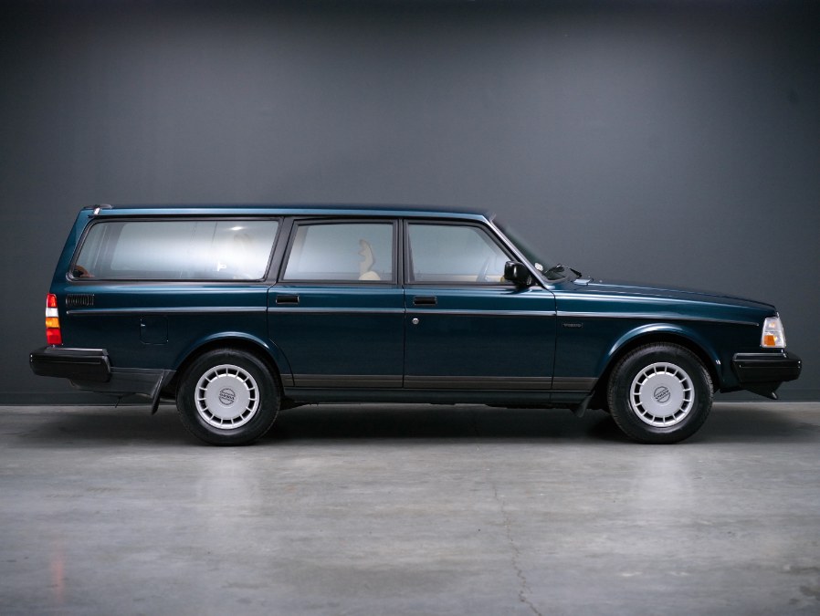 1992 Volvo 240 5dr Wagon Auto, available for sale in North Salem, New York | Meccanic Shop North Inc. North Salem, New York 1992 Volvo 240 5dr Wagon Auto, available for sale in North Salem, New York | Meccanic Shop North Inc. North Salem, New York