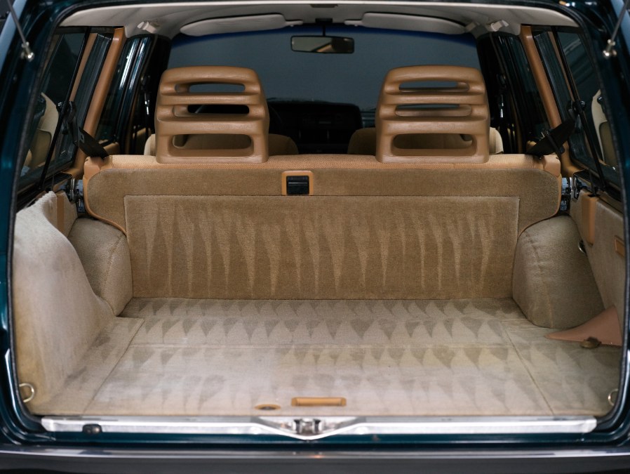 1992 Volvo 240 5dr Wagon Auto, available for sale in North Salem, New York | Meccanic Shop North Inc. North Salem, New York 1992 Volvo 240 5dr Wagon Auto, available for sale in North Salem, New York | Meccanic Shop North Inc. North Salem, New York