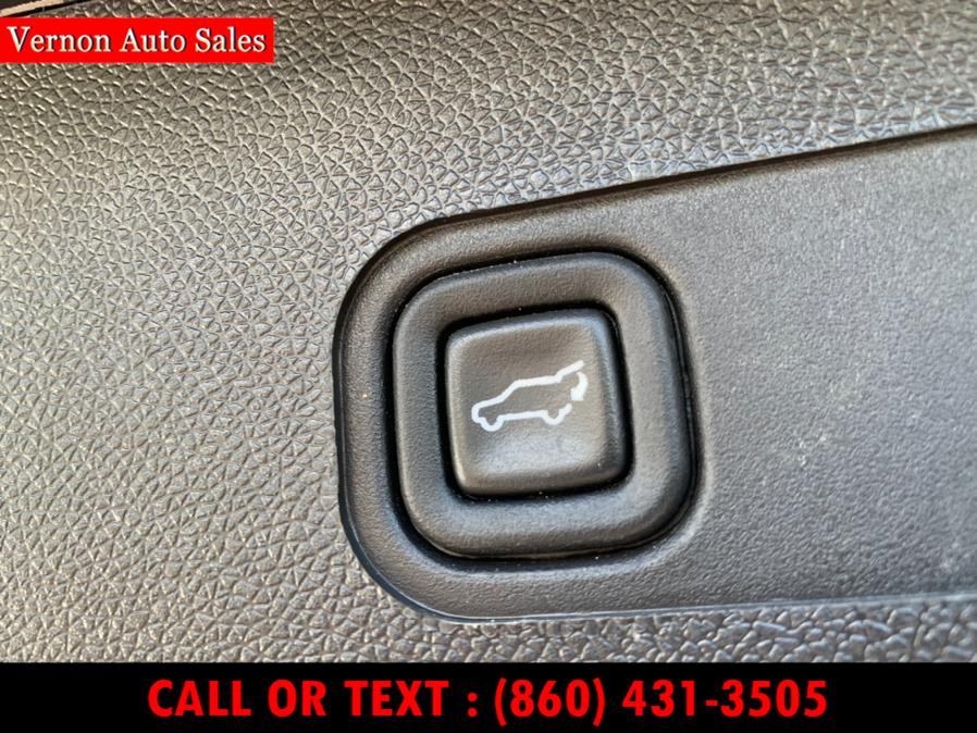 Used GMC Yukon 4WD 4dr SLT 2014 | Vernon Auto Sale & Service. Manchester, Connecticut Used GMC Yukon 4WD 4dr SLT 2014 | Vernon Auto Sale & Service. Manchester, Connecticut