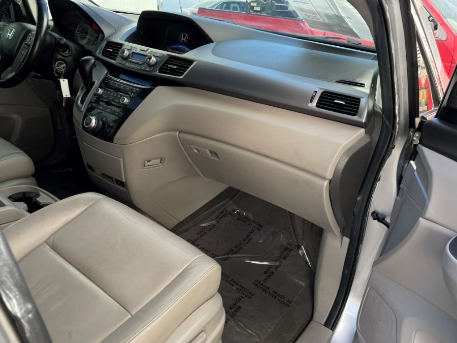 Used Honda Odyssey 5dr Touring Elite 2012 | Green Light Auto. Corona, California Used Honda Odyssey 5dr Touring Elite 2012 | Green Light Auto. Corona, California