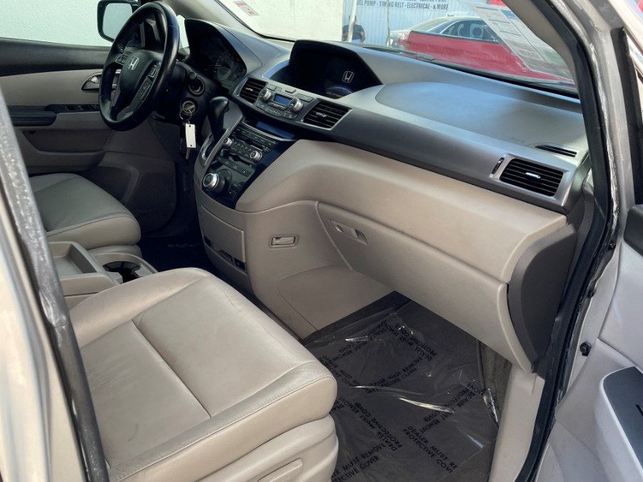 Used Honda Odyssey 5dr Touring Elite 2012 | Green Light Auto. Corona, California Used Honda Odyssey 5dr Touring Elite 2012 | Green Light Auto. Corona, California
