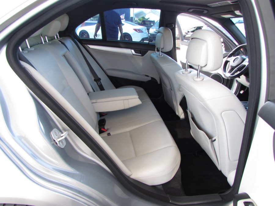 Used Mercedes-Benz C-Class 4dr Sdn C 250 Luxury RWD 2014 | VIP Auto Enterprise, Inc. Orlando, Florida Used Mercedes-Benz C-Class 4dr Sdn C 250 Luxury RWD 2014 | VIP Auto Enterprise, Inc. Orlando, Florida