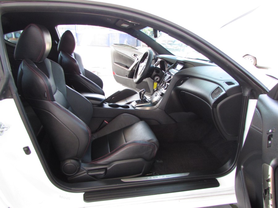 Used Hyundai Genesis Coupe 2dr V6 3.8L Man R-Spec 2014 | VIP Auto Enterprise, Inc. Orlando, Florida Used Hyundai Genesis Coupe 2dr V6 3.8L Man R-Spec 2014 | VIP Auto Enterprise, Inc. Orlando, Florida
