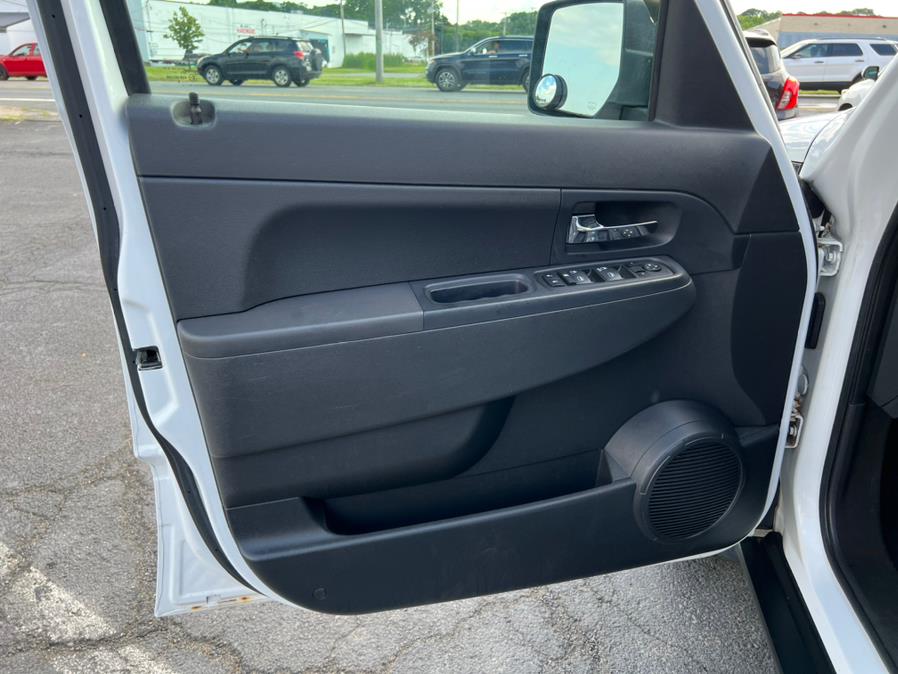 Used Jeep Liberty 4WD 4dr Sport Latitude 2012 | Prestige Pre-Owned Motors Inc. New Windsor, New York Used Jeep Liberty 4WD 4dr Sport Latitude 2012 | Prestige Pre-Owned Motors Inc. New Windsor, New York
