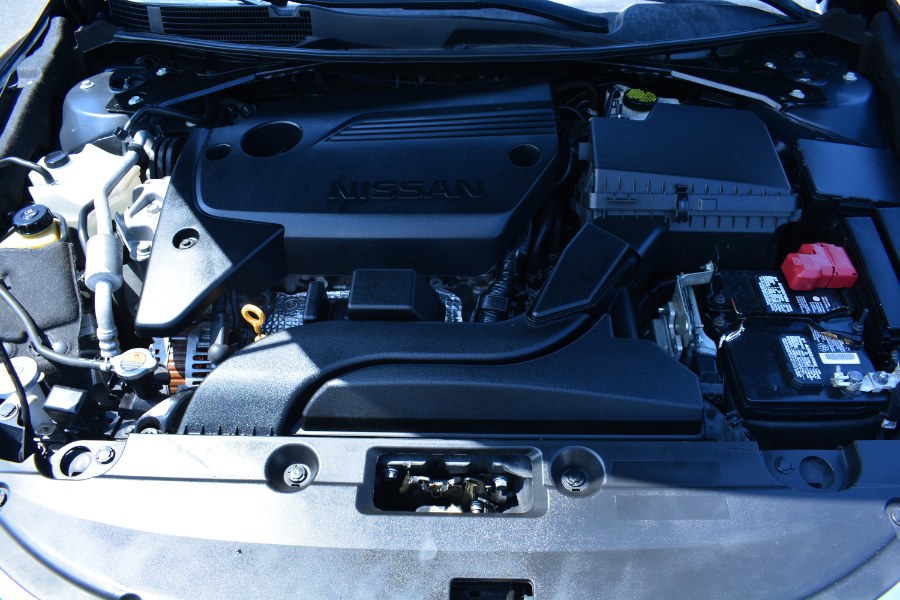 Used Nissan Altima 2.5 SV Sedan 2018 | Longmeadow Motor Cars. ENFIELD, Connecticut