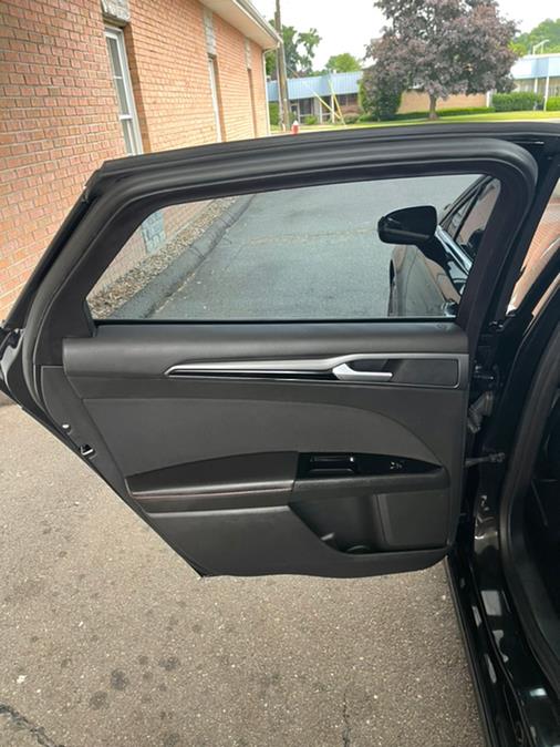 2015 Ford Fusion 4dr Sdn SE FWD, available for sale in New Britain, Connecticut | Supreme Automotive. New Britain, Connecticut 2015 Ford Fusion 4dr Sdn SE FWD, available for sale in New Britain, Connecticut | Supreme Automotive. New Britain, Connecticut
