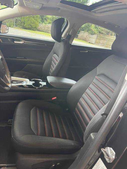 2015 Ford Fusion 4dr Sdn SE FWD, available for sale in New Britain, Connecticut | Supreme Automotive. New Britain, Connecticut 2015 Ford Fusion 4dr Sdn SE FWD, available for sale in New Britain, Connecticut | Supreme Automotive. New Britain, Connecticut