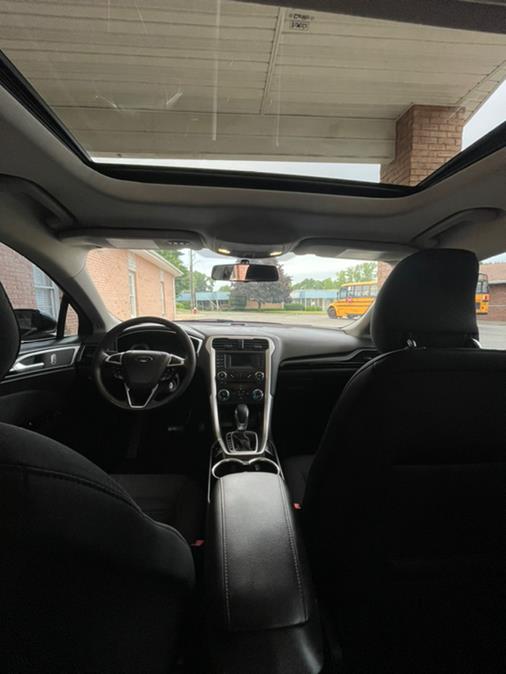 2015 Ford Fusion 4dr Sdn SE FWD, available for sale in New Britain, Connecticut | Supreme Automotive. New Britain, Connecticut 2015 Ford Fusion 4dr Sdn SE FWD, available for sale in New Britain, Connecticut | Supreme Automotive. New Britain, Connecticut