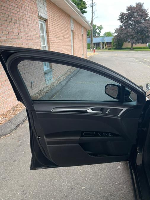 2015 Ford Fusion 4dr Sdn SE FWD, available for sale in New Britain, Connecticut | Supreme Automotive. New Britain, Connecticut 2015 Ford Fusion 4dr Sdn SE FWD, available for sale in New Britain, Connecticut | Supreme Automotive. New Britain, Connecticut