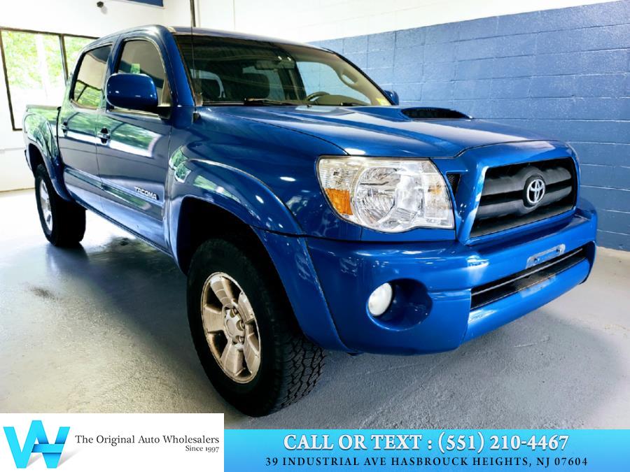 Used Toyota Tacoma Double 128" Auto 4WD 2005 | AW Auto & Truck Wholesalers, Inc. Hasbrouck Heights, New Jersey