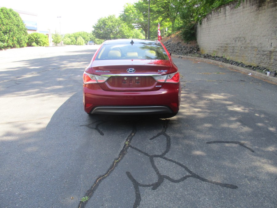 Used Hyundai Sonata Hybrid 4dr Sdn Limited 2015 | Universal Motors LLC. New Britain, Connecticut Used Hyundai Sonata Hybrid 4dr Sdn Limited 2015 | Universal Motors LLC. New Britain, Connecticut