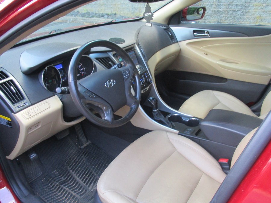 Used Hyundai Sonata Hybrid 4dr Sdn Limited 2015 | Universal Motors LLC. New Britain, Connecticut Used Hyundai Sonata Hybrid 4dr Sdn Limited 2015 | Universal Motors LLC. New Britain, Connecticut