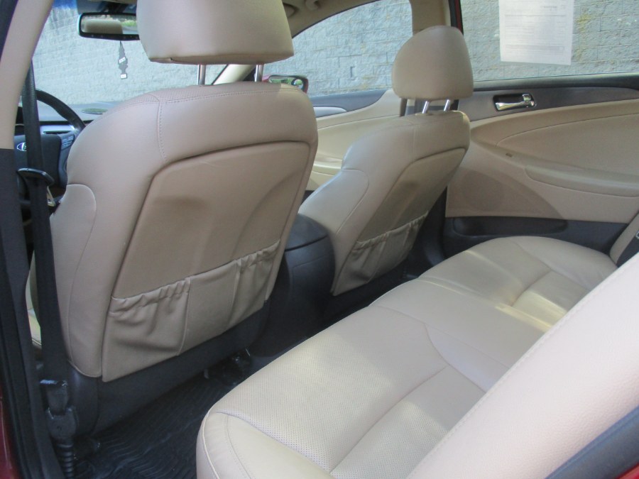Used Hyundai Sonata Hybrid 4dr Sdn Limited 2015 | Universal Motors LLC. New Britain, Connecticut Used Hyundai Sonata Hybrid 4dr Sdn Limited 2015 | Universal Motors LLC. New Britain, Connecticut