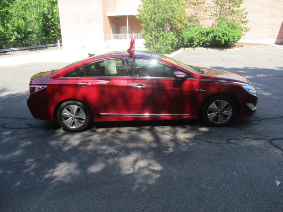 Used Hyundai Sonata Hybrid 4dr Sdn Limited 2015 | Universal Motors LLC. New Britain, Connecticut Used Hyundai Sonata Hybrid 4dr Sdn Limited 2015 | Universal Motors LLC. New Britain, Connecticut