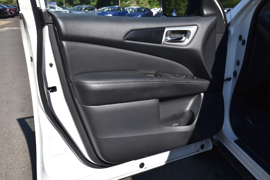 Used Nissan Pathfinder 4x4 SV 2018 | Highline Car Connection. Waterbury, Connecticut Used Nissan Pathfinder 4x4 SV 2018 | Highline Car Connection. Waterbury, Connecticut