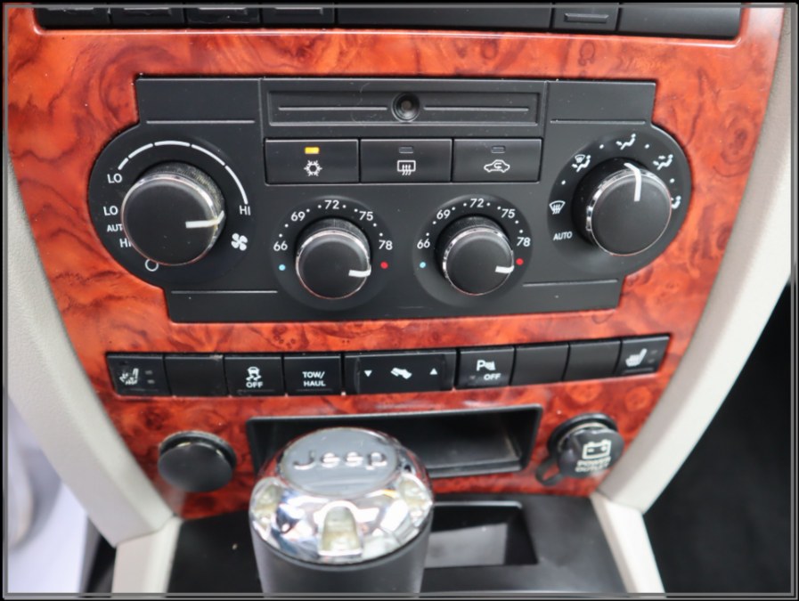 2006 Jeep Commander 4dr Limited 4WD, available for sale in Huntington Station, New York | My Auto Inc.. Huntington Station, New York 2006 Jeep Commander 4dr Limited 4WD, available for sale in Huntington Station, New York | My Auto Inc.. Huntington Station, New York