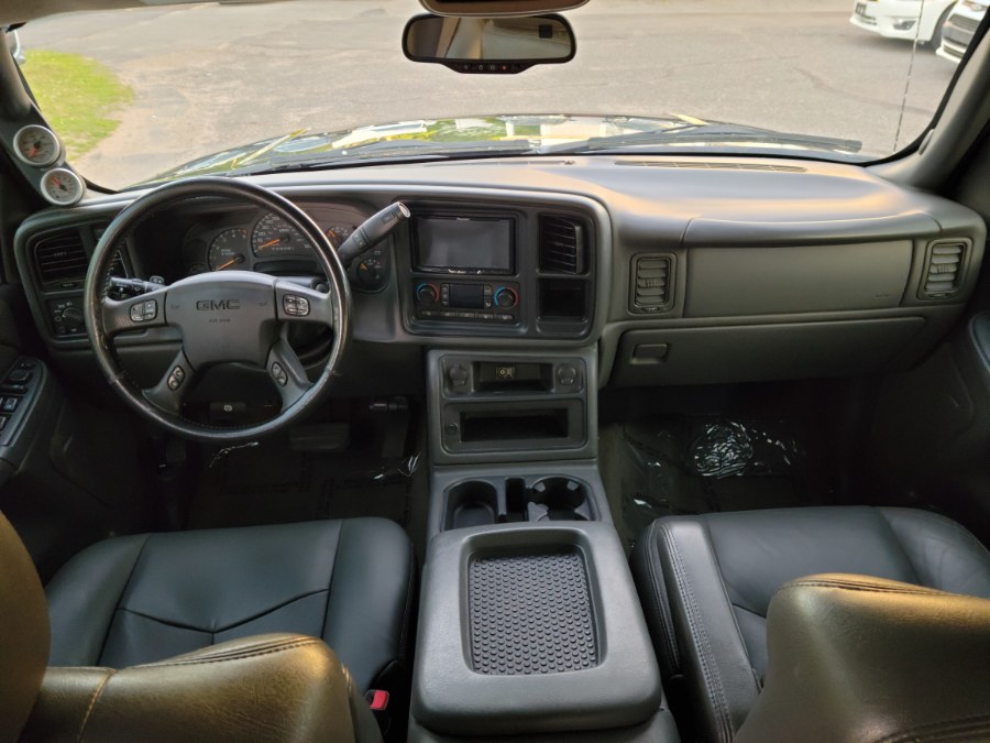 Used GMC Sierra 2500HD Custom 6.6 Duramax Diesel 4WD Crew SLE/2 2006 | Toro Auto. East Windsor, Connecticut Used GMC Sierra 2500HD Custom 6.6 Duramax Diesel 4WD Crew SLE/2 2006 | Toro Auto. East Windsor, Connecticut