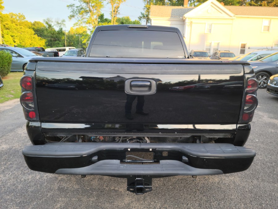 Used GMC Sierra 2500HD Custom 6.6 Duramax Diesel 4WD Crew SLE/2 2006 | Toro Auto. East Windsor, Connecticut Used GMC Sierra 2500HD Custom 6.6 Duramax Diesel 4WD Crew SLE/2 2006 | Toro Auto. East Windsor, Connecticut