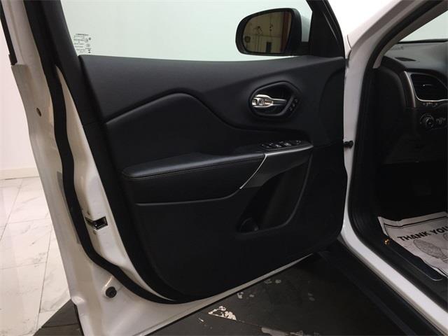 Used Jeep Cherokee Limited 2019 | Eastchester Motor Cars. Bronx, New York Used Jeep Cherokee Limited 2019 | Eastchester Motor Cars. Bronx, New York