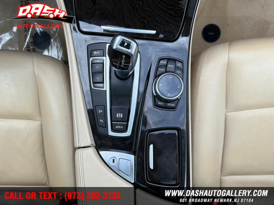 2014 BMW 5 Series 4dr Sdn 528i xDrive AWD, available for sale in Newark, New Jersey | Dash Auto Gallery Inc.. Newark, New Jersey 2014 BMW 5 Series 4dr Sdn 528i xDrive AWD, available for sale in Newark, New Jersey | Dash Auto Gallery Inc.. Newark, New Jersey