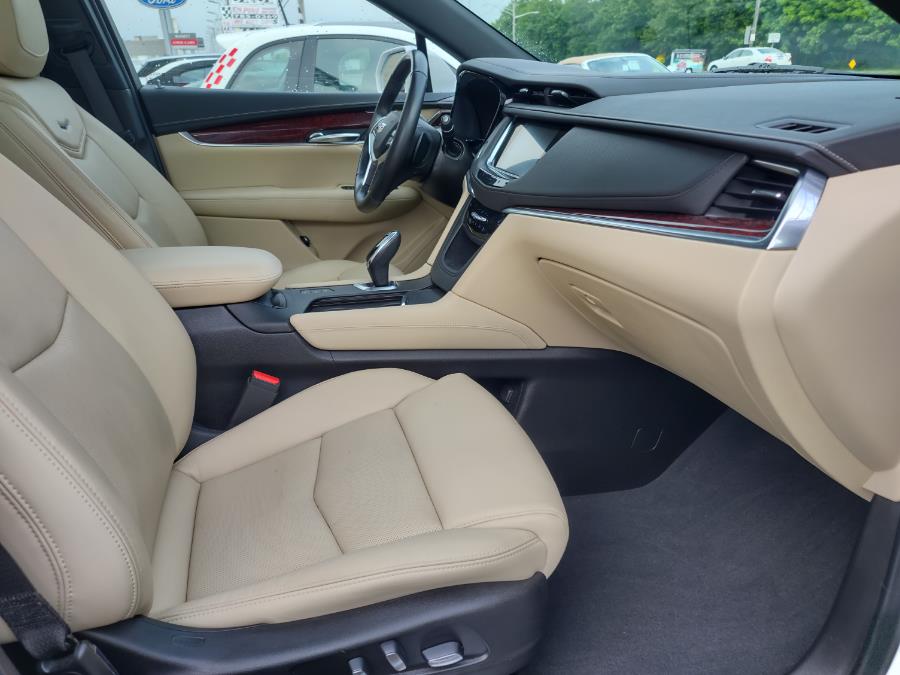2019 Cadillac XT5 AWD 4dr Luxury, available for sale in Wantagh, New York | Alpine Motors Inc. Wantagh, New York 2019 Cadillac XT5 AWD 4dr Luxury, available for sale in Wantagh, New York | Alpine Motors Inc. Wantagh, New York