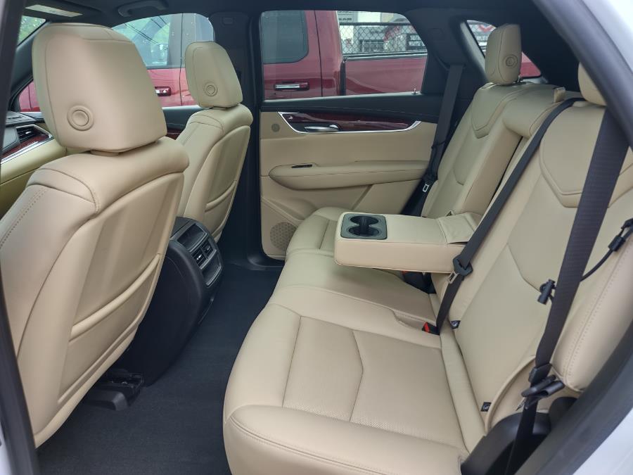2019 Cadillac XT5 AWD 4dr Luxury, available for sale in Wantagh, New York | Alpine Motors Inc. Wantagh, New York 2019 Cadillac XT5 AWD 4dr Luxury, available for sale in Wantagh, New York | Alpine Motors Inc. Wantagh, New York