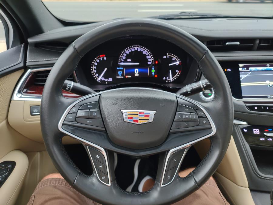 2019 Cadillac XT5 AWD 4dr Luxury, available for sale in Wantagh, New York | Alpine Motors Inc. Wantagh, New York 2019 Cadillac XT5 AWD 4dr Luxury, available for sale in Wantagh, New York | Alpine Motors Inc. Wantagh, New York