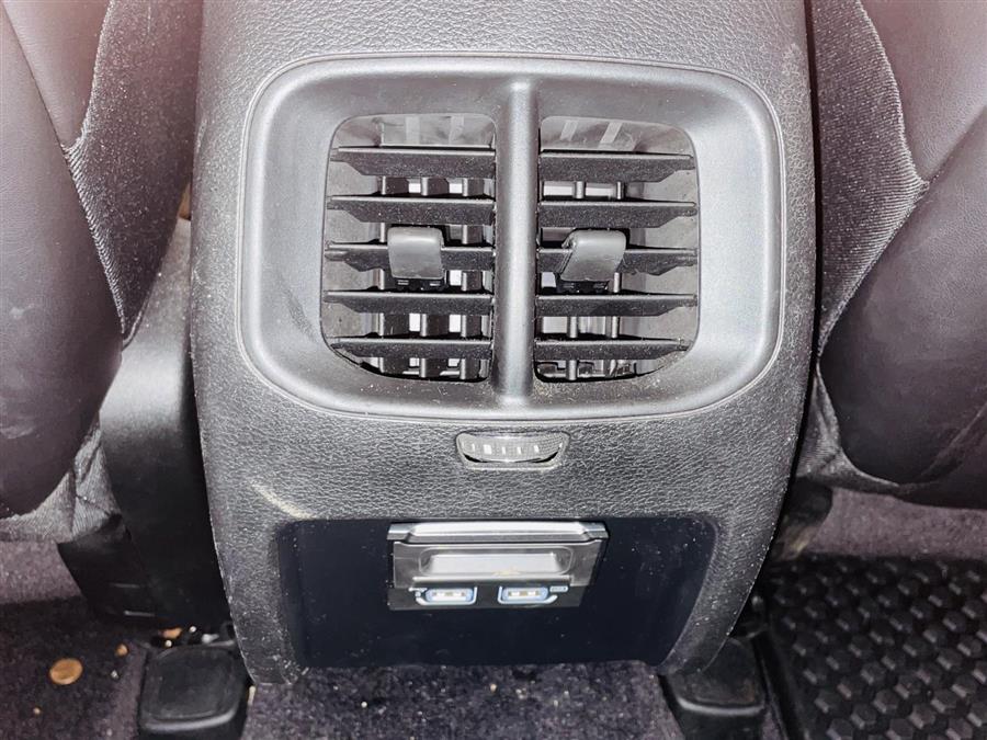 Used Jeep Cherokee Latitude Plus 4x4 2019 | Northshore Motors. Syosset , New York