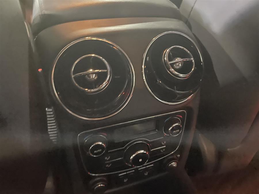 Used Jaguar XJ 4dr Sdn XJL Portfolio AWD 2014 | Northshore Motors. Syosset , New York
