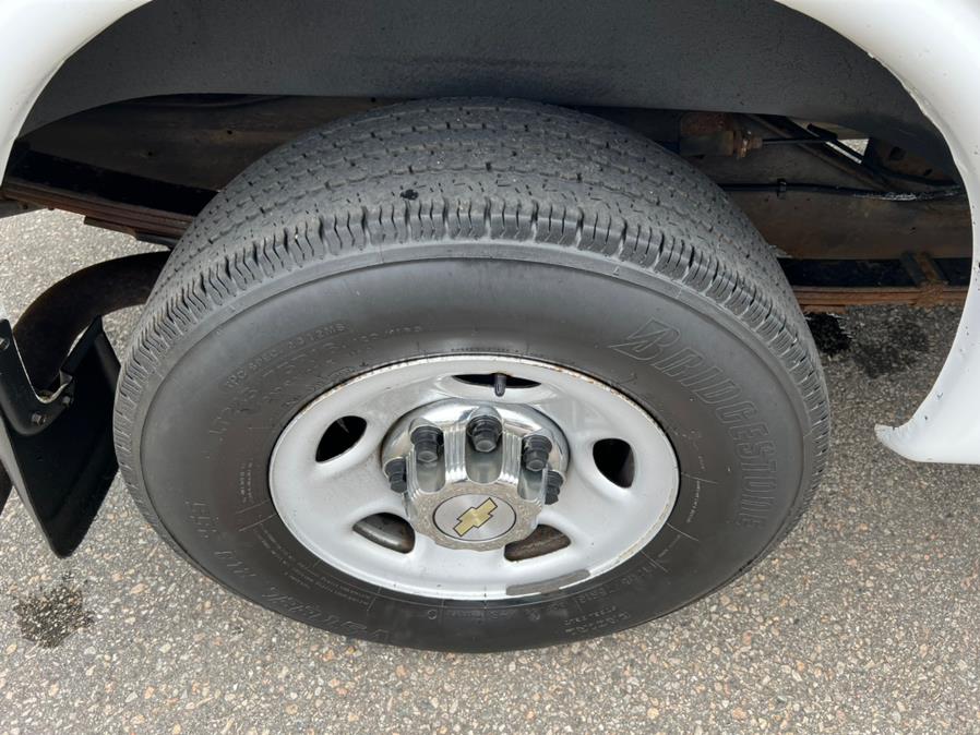 Used Chevrolet Express Cargo Van RWD 2500 135" 2013 | Mike And Tony Auto Sales, Inc. South Windsor, Connecticut Used Chevrolet Express Cargo Van RWD 2500 135" 2013 | Mike And Tony Auto Sales, Inc. South Windsor, Connecticut