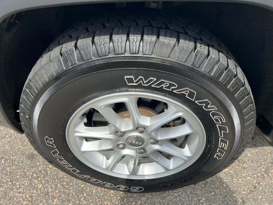 2019 Jeep Grand Cherokee Altitude 4x4, available for sale in South Windsor, Connecticut | Mike And Tony Auto Sales, Inc. South Windsor, Connecticut 2019 Jeep Grand Cherokee Altitude 4x4, available for sale in South Windsor, Connecticut | Mike And Tony Auto Sales, Inc. South Windsor, Connecticut