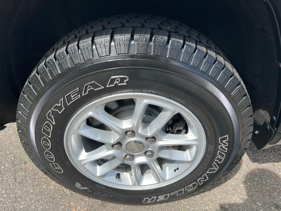 2019 Jeep Grand Cherokee Altitude 4x4, available for sale in South Windsor, Connecticut | Mike And Tony Auto Sales, Inc. South Windsor, Connecticut 2019 Jeep Grand Cherokee Altitude 4x4, available for sale in South Windsor, Connecticut | Mike And Tony Auto Sales, Inc. South Windsor, Connecticut